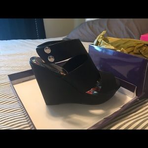 Steve Madden wedge